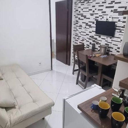 Quarto E Sala A Uma Quadra Da Praia Copacabana Posto 02 Rio de Janeiro Esterno foto