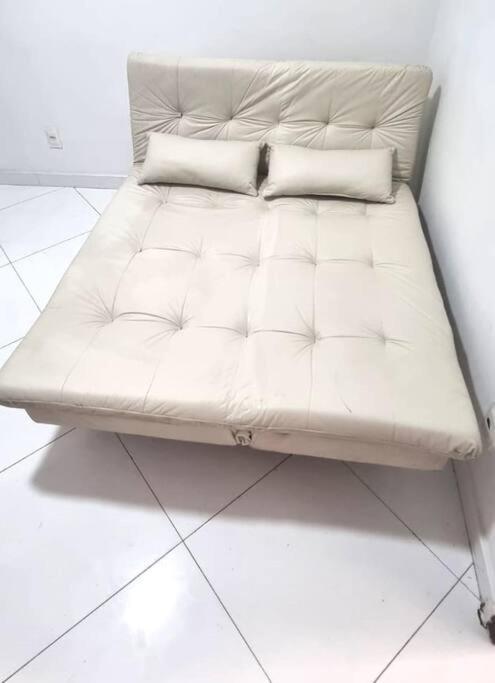 Quarto E Sala A Uma Quadra Da Praia Copacabana Posto 02 Rio de Janeiro Esterno foto